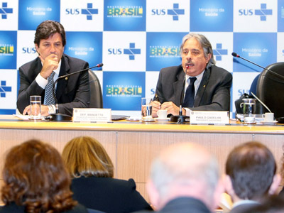  O presidente da Fiocruz, Paulo Gadelha (à direita), em sua intervenção no seminário (Foto: Luís Oliveira/MS) 